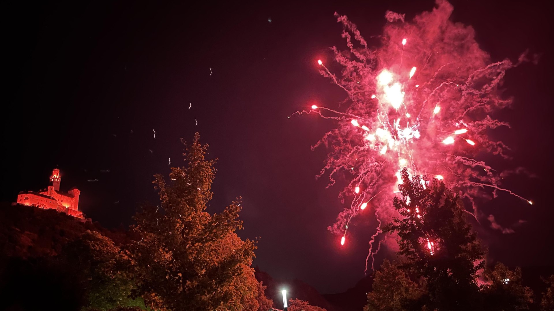 Rhein in Flammen | © Bastian Clos Rhein in Flammen | © Bastian Clos